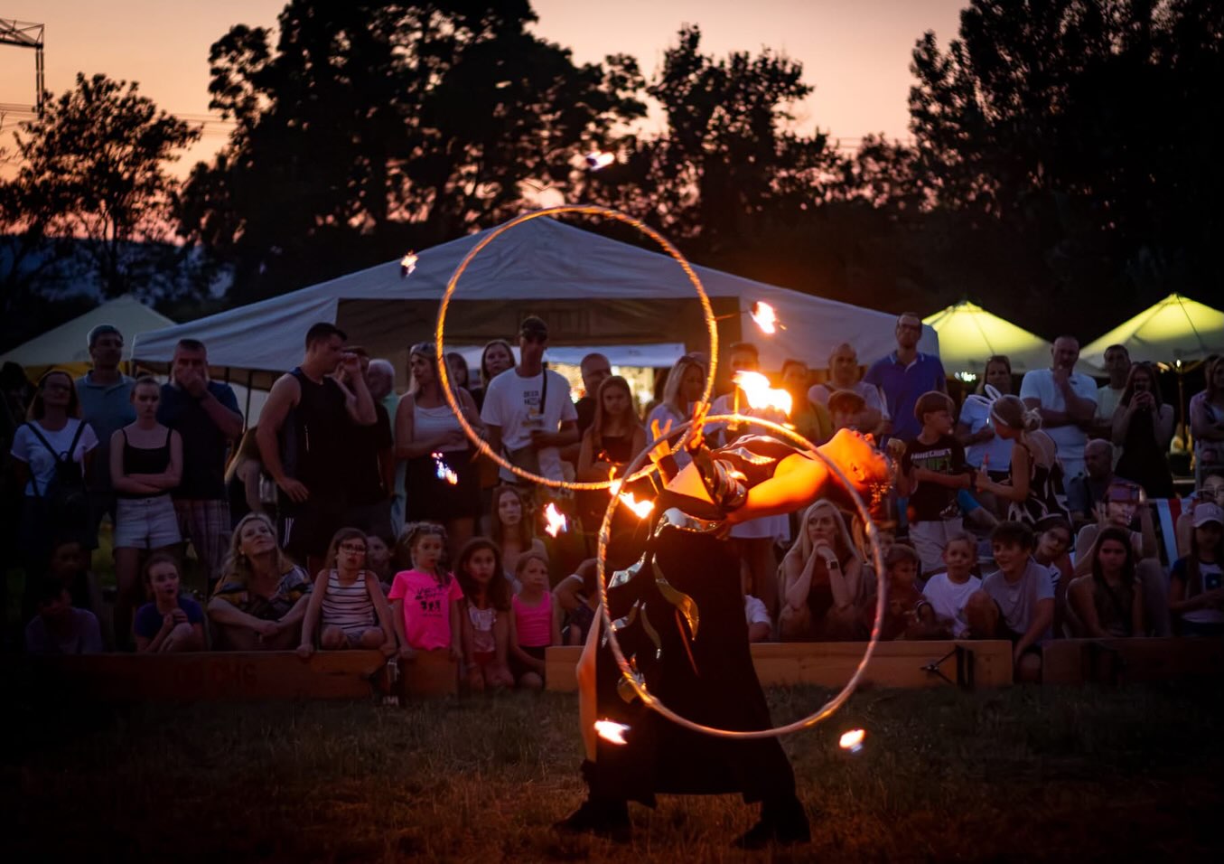 🔥Leto je stále v plnom prúde. Nenechajte si ujsť atmosféru, ktorú dokáže vytvoriť len živý oheň.
Rezervujte si našu ohňovú show na váš event.❤️
#fireshow #vystúpenie #slovensko #show