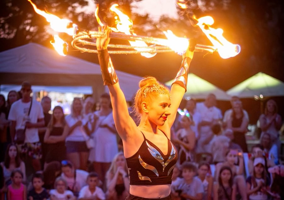 🔥Leto je stále v plnom prúde. Nenechajte si ujsť atmosféru, ktorú dokáže vytvoriť len živý oheň.
Rezervujte si našu ohňovú show na váš event.❤️
#fireshow #vystúpenie #slovensko #show